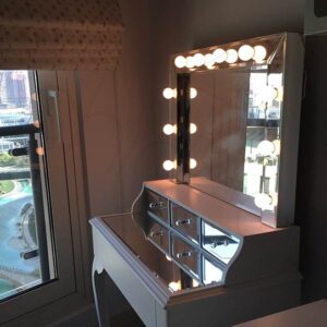 PROFESSIONAL LIGHTED MAKE-UP TABLE - Görsel 3